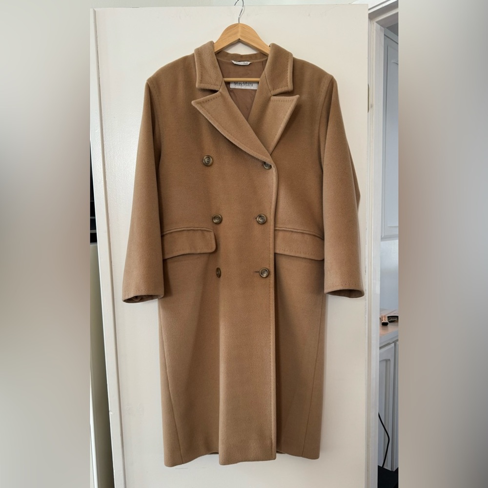 Max Mara Cashmere Coat. 101801 size 40IT